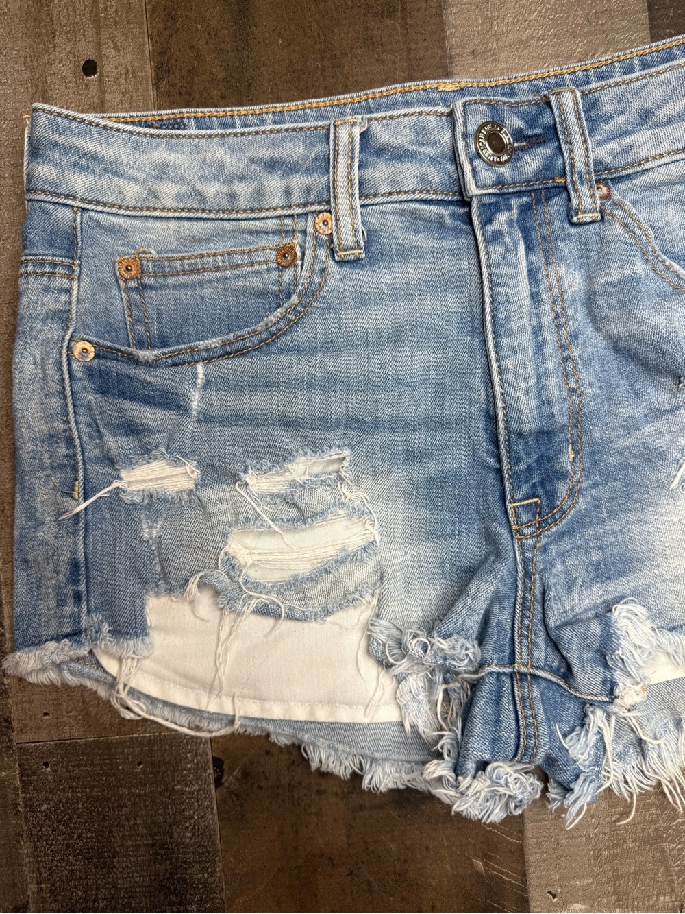 American Eagle Outfitters Hi-Rise Festival Light Wash Distressed Denim Shorts 4 - Picture 4 of 12